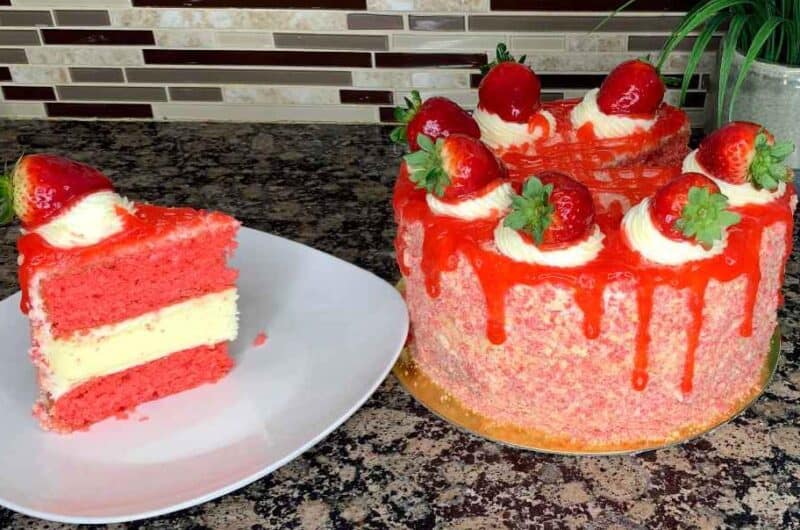No Fuss Easy Easy Strawberry Crunch Cake Recipe