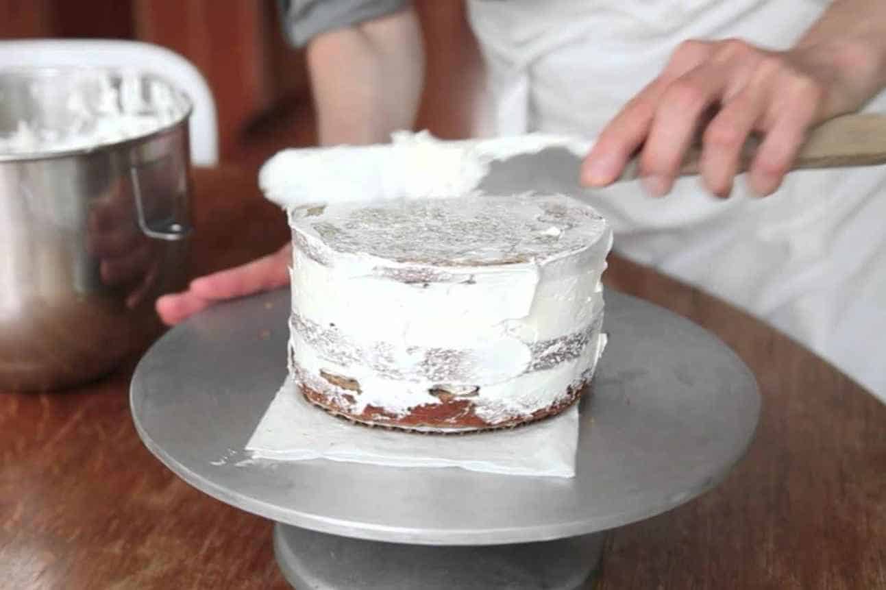 How To Crumb Coat A Cake