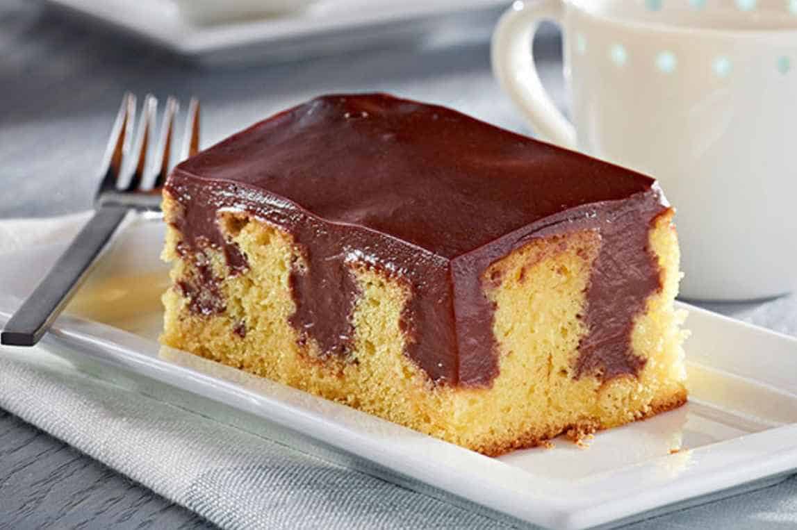 Pudding Poke Cake