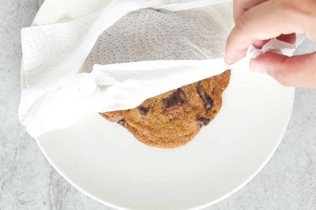 How to soften cookies without a microwave