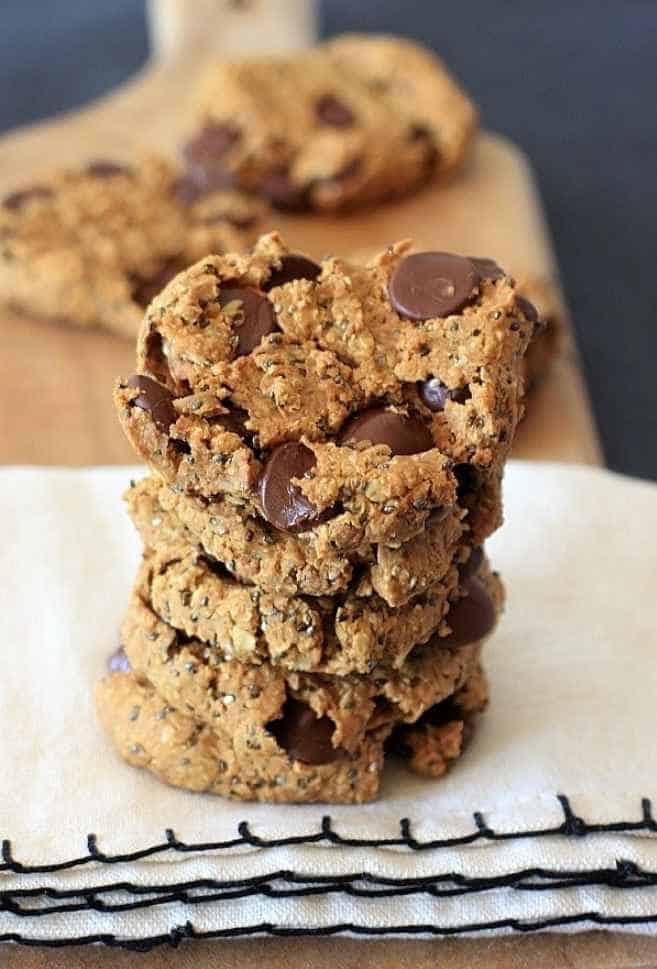 Low-calorie oatmeal chocolate cookies