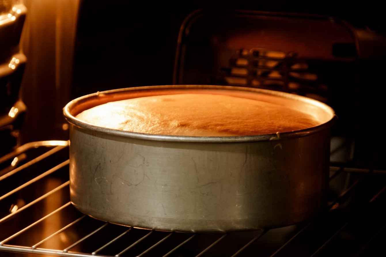 how-long-does-it-take-to-bake-a-cake